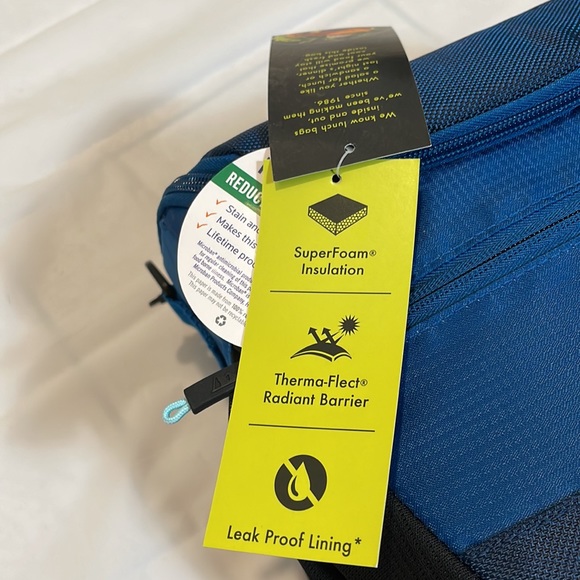 Arctic zone lunch bag with lock and lock storage with ice packs - Picture 8 of 14